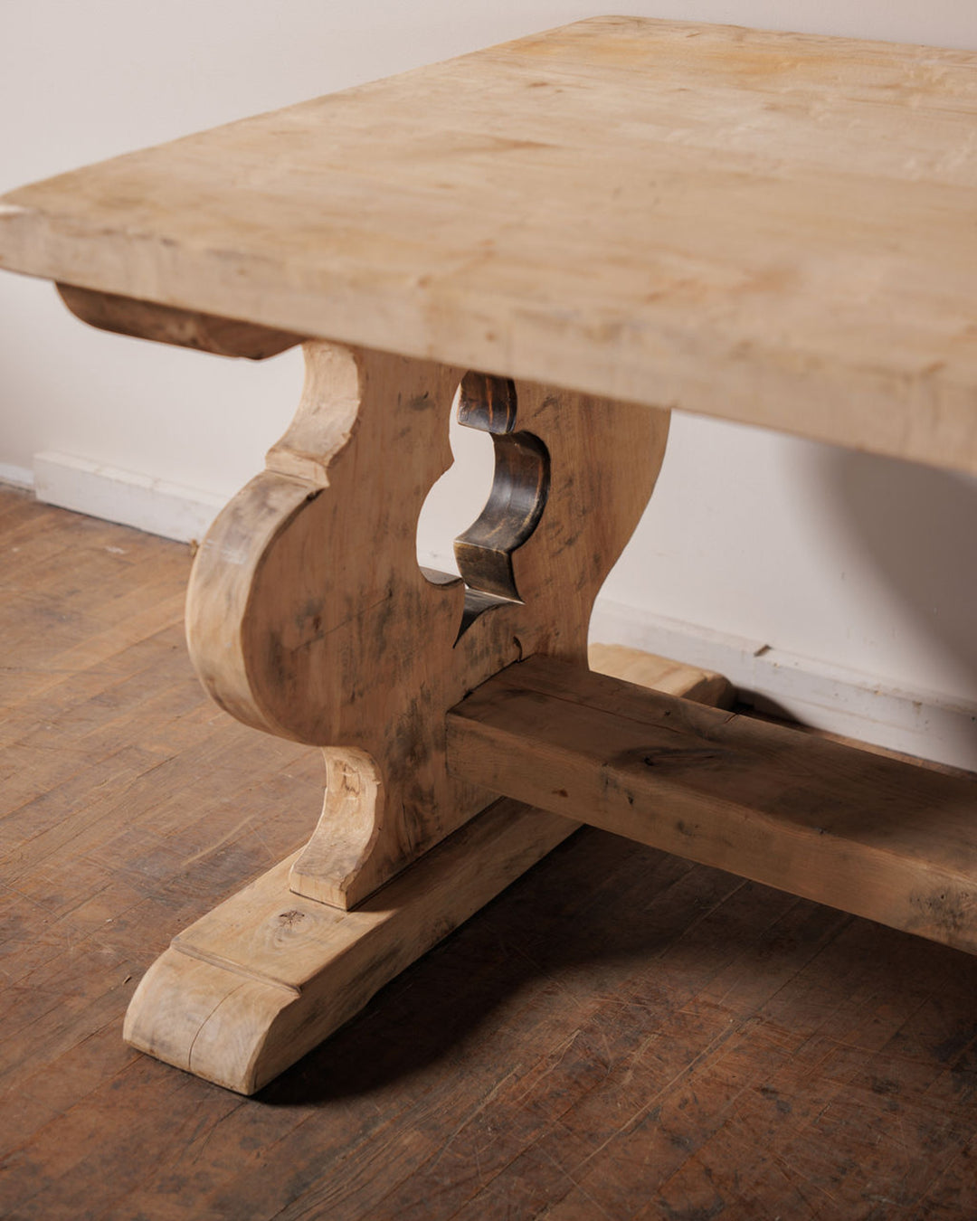 Clubs Monastery Table