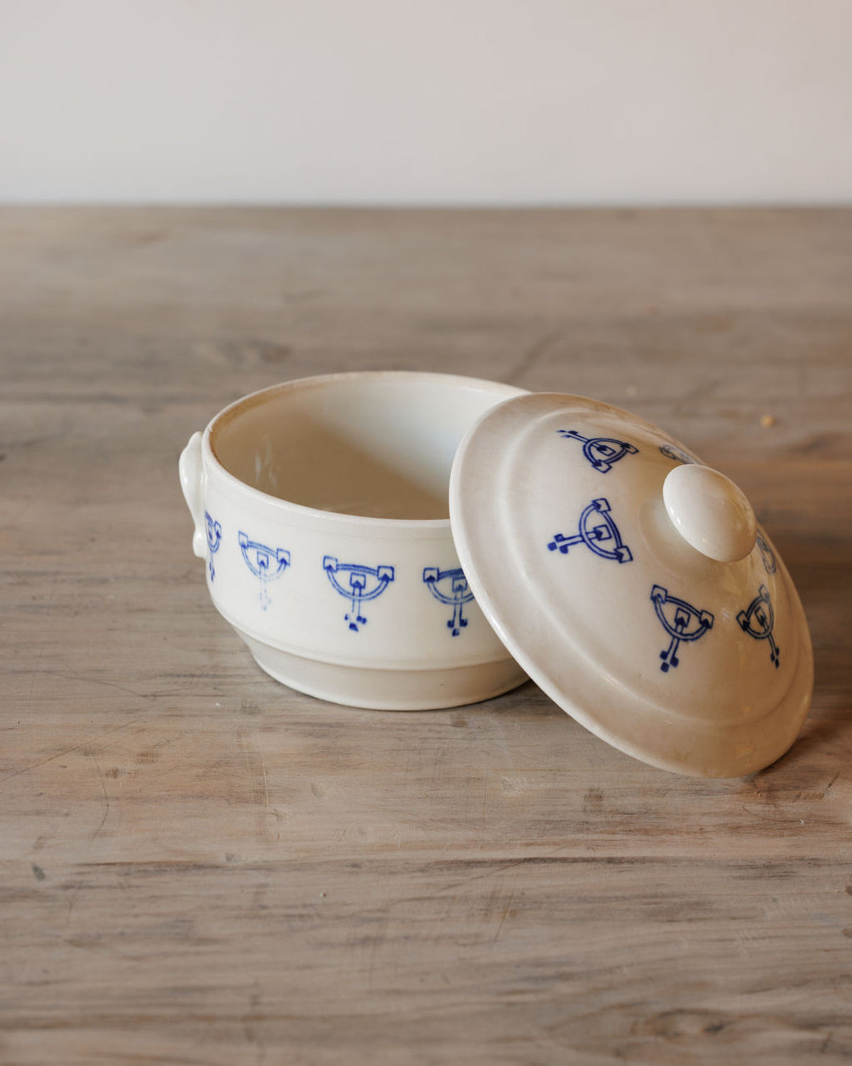 Saint Uze Tureen - I