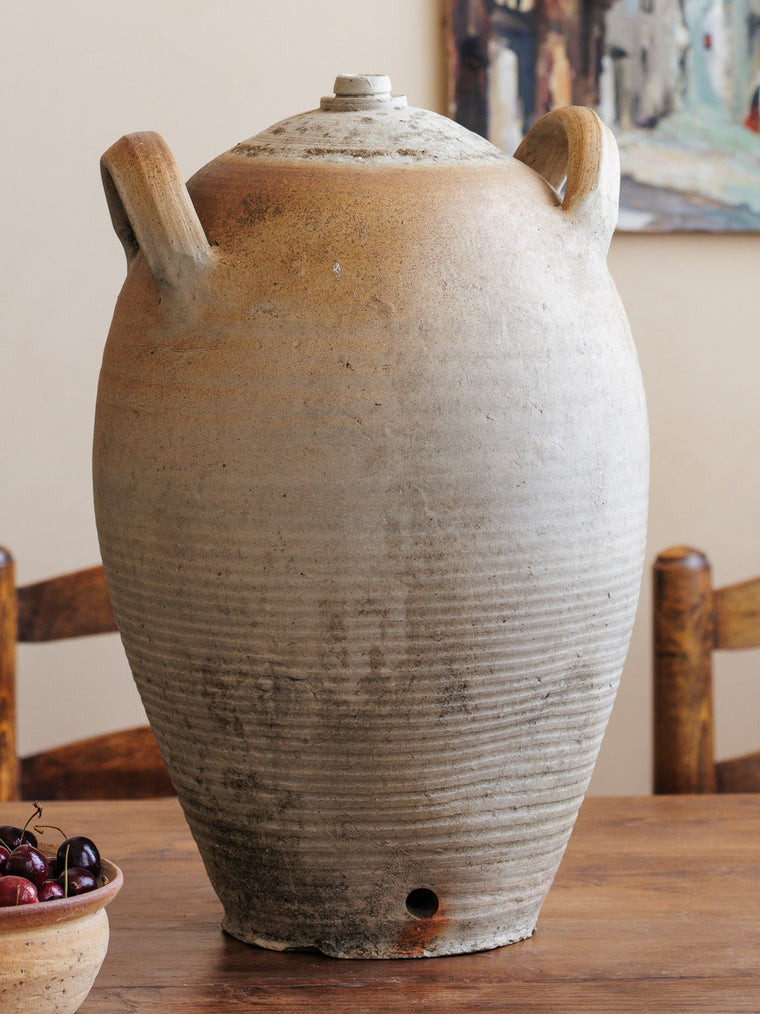 Le Grand Olive Oil Pot