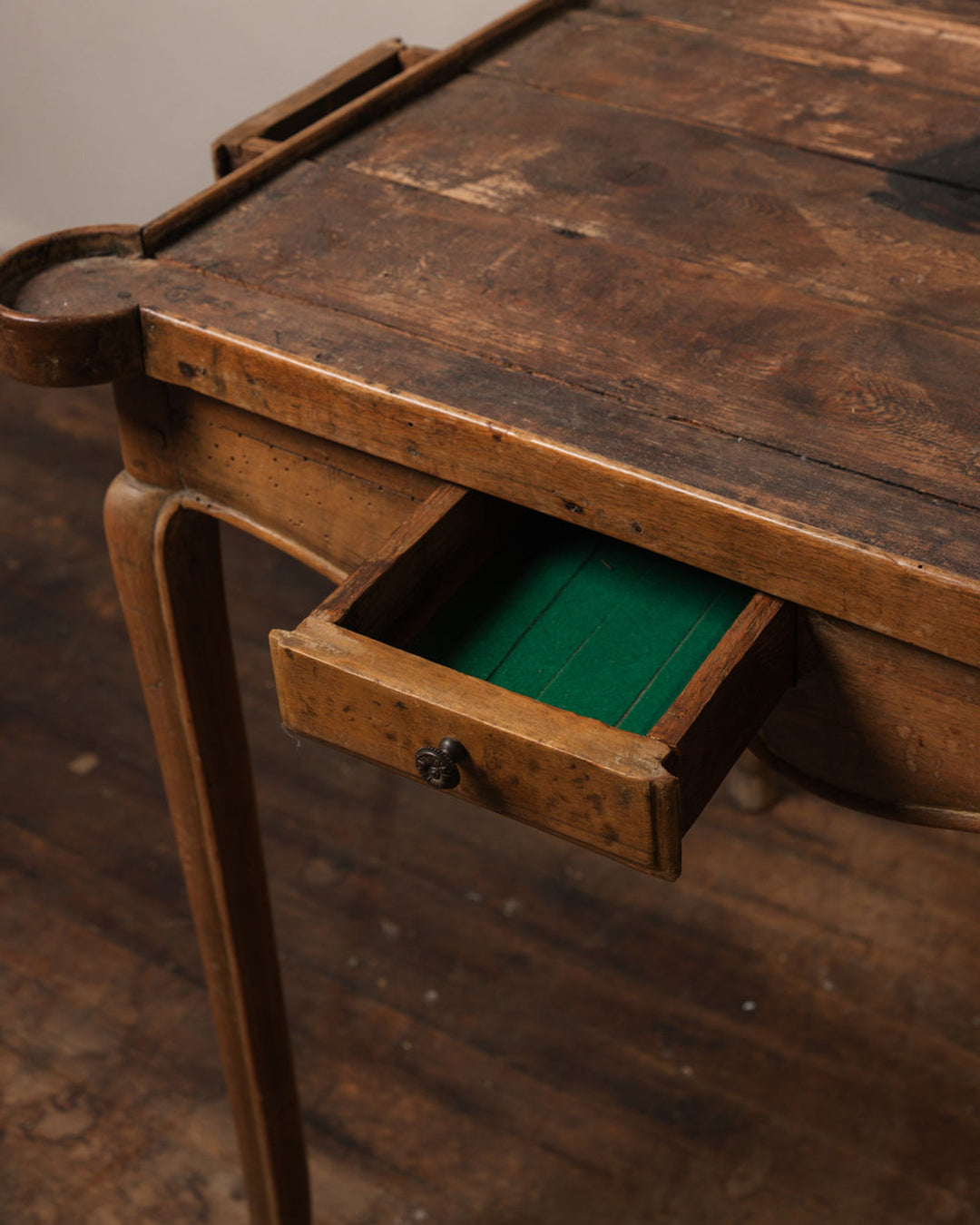 French Game Table
