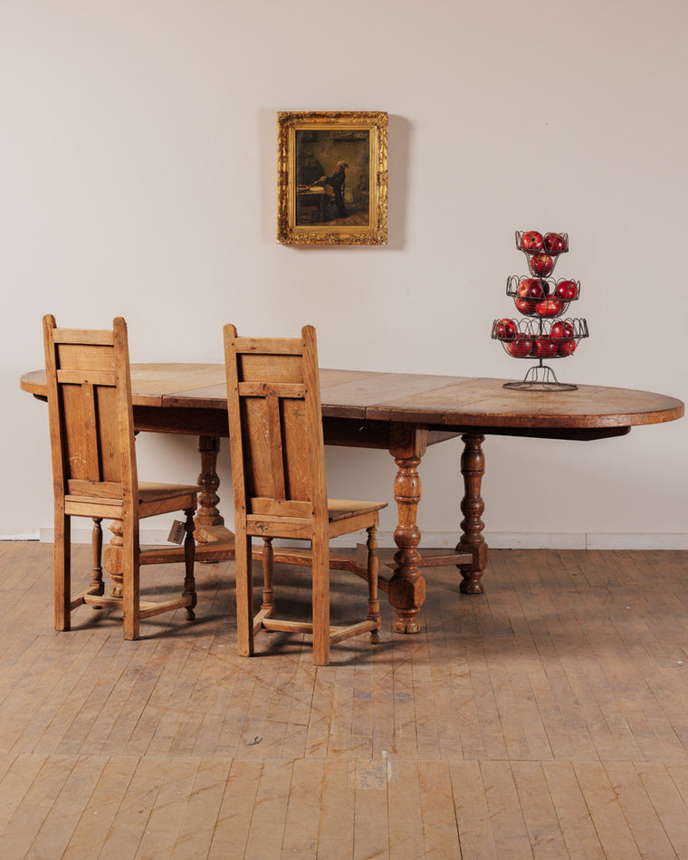 19th c. Extendable Oval Dining Table