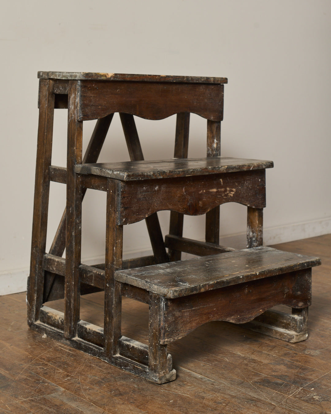 Italian Step Stool