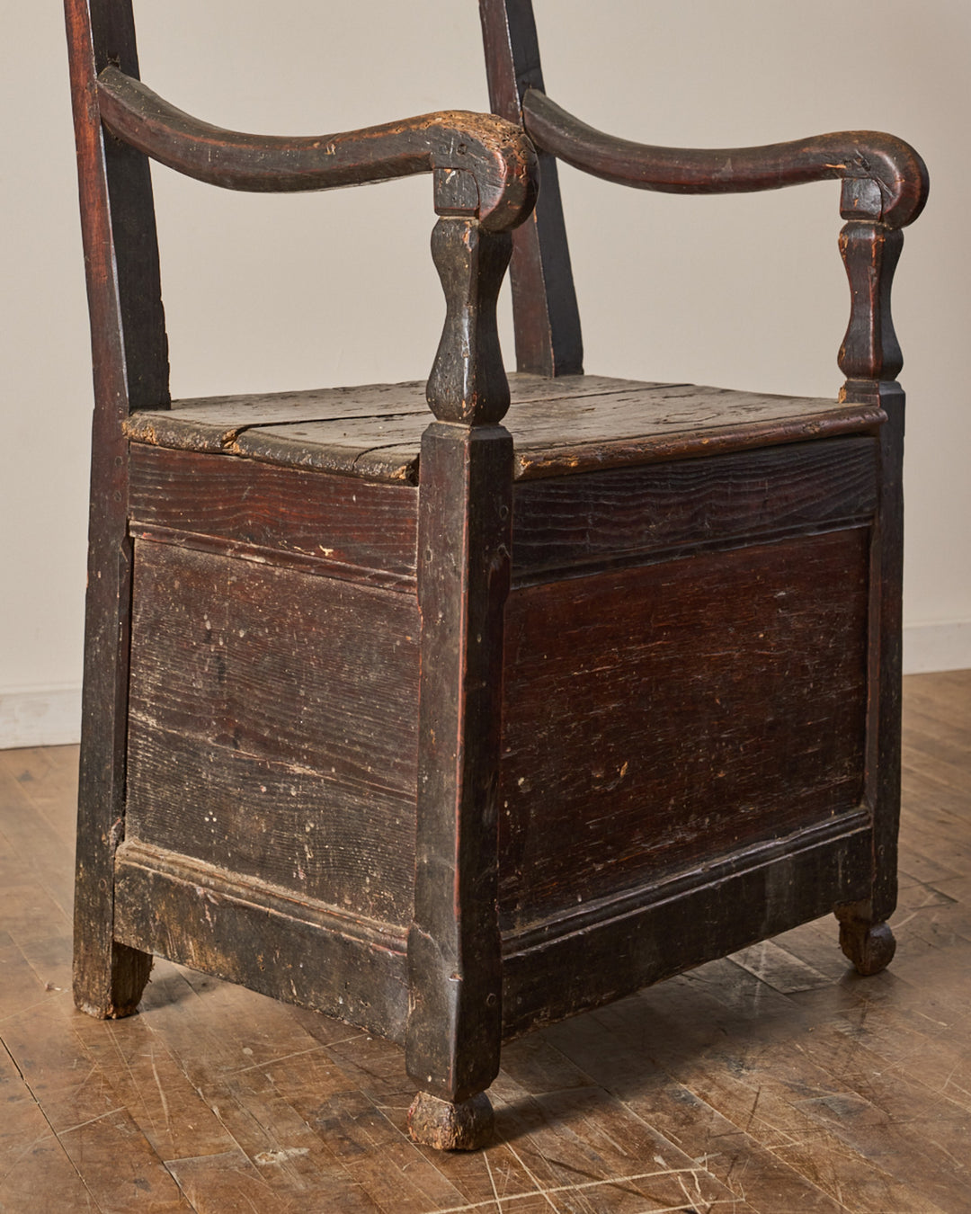 18th c. Salt Box Chair