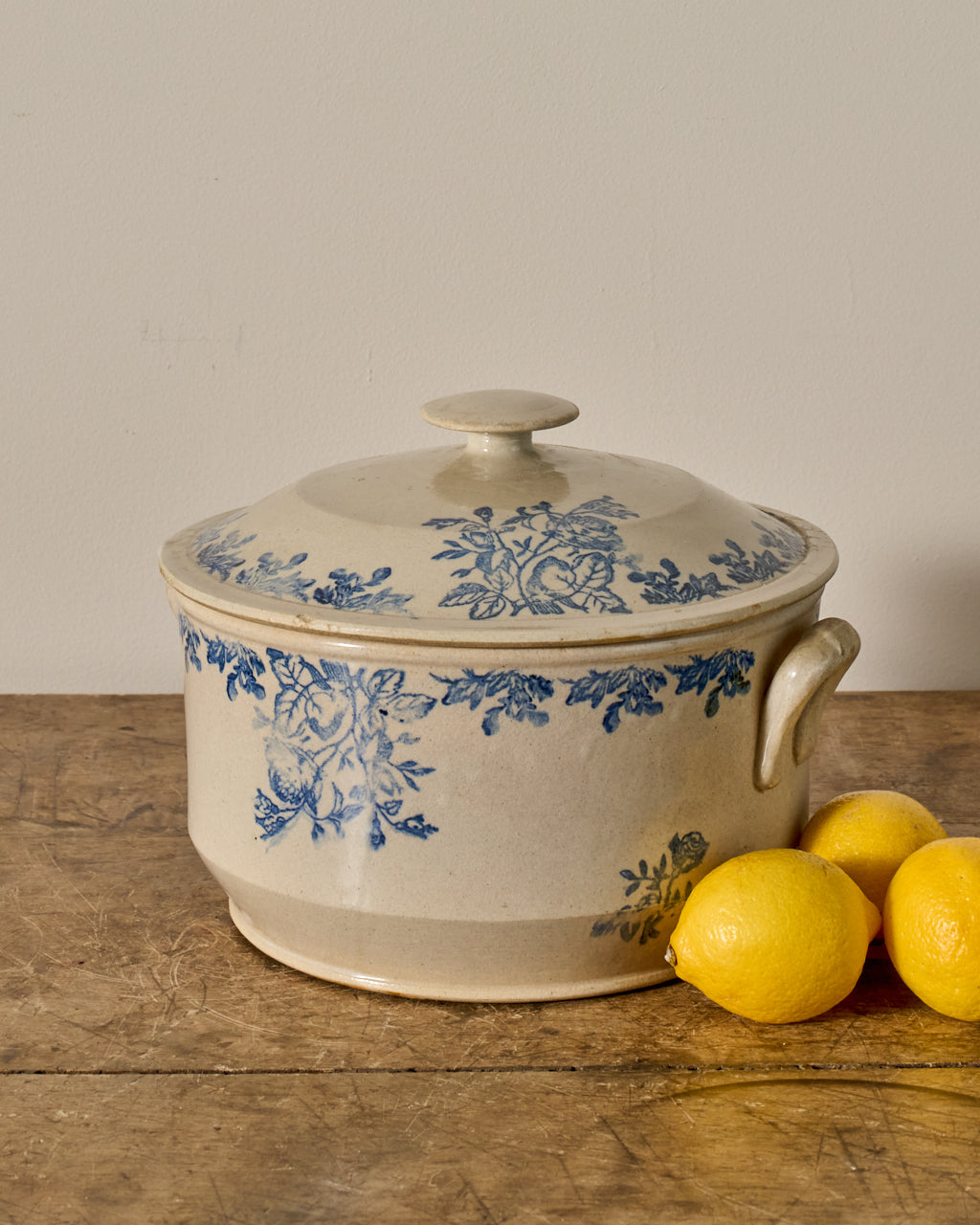 Large Saint Uze Tureen