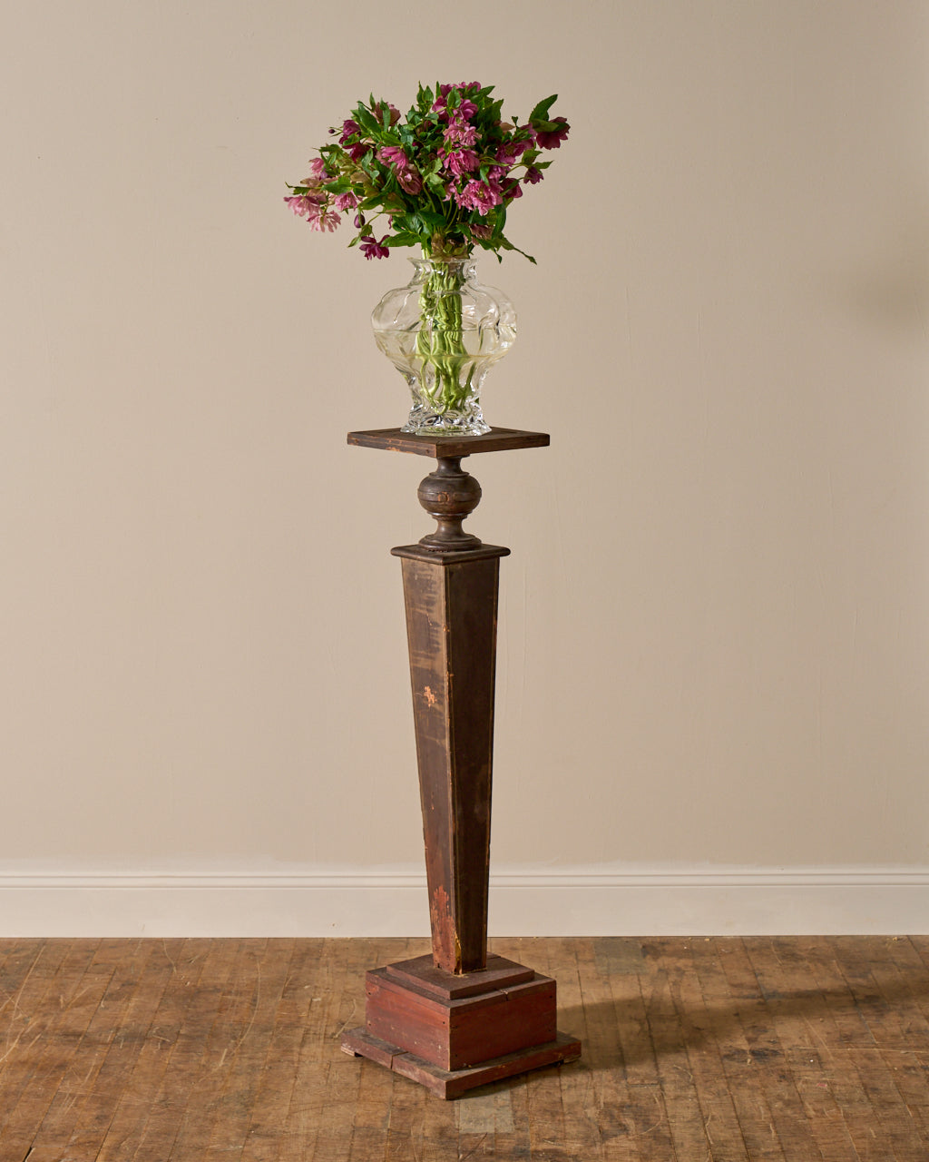 Portugese Pedestal