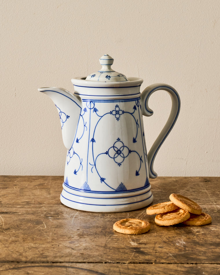Saint Uze Teapot