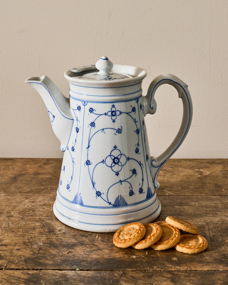 Saint Uze Teapot