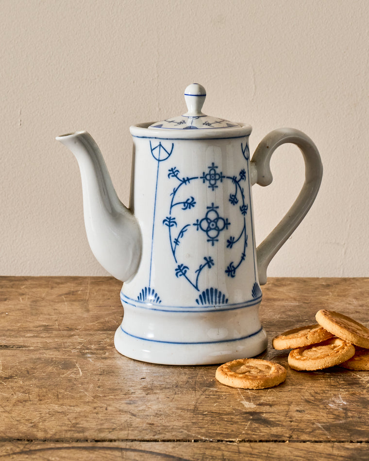 Saint Uze Teapot