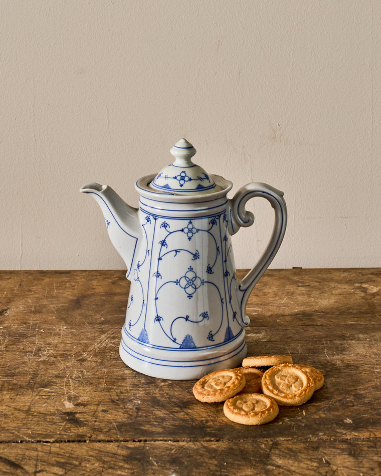 Saint Uze Teapot