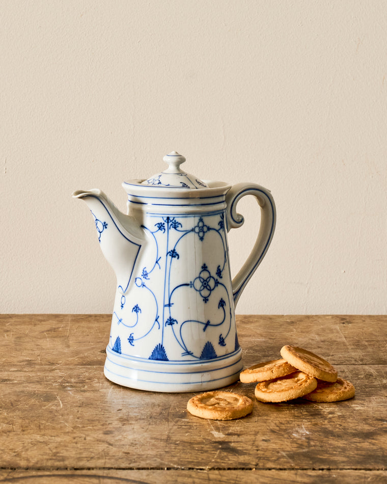 Saint Uze Teapot
