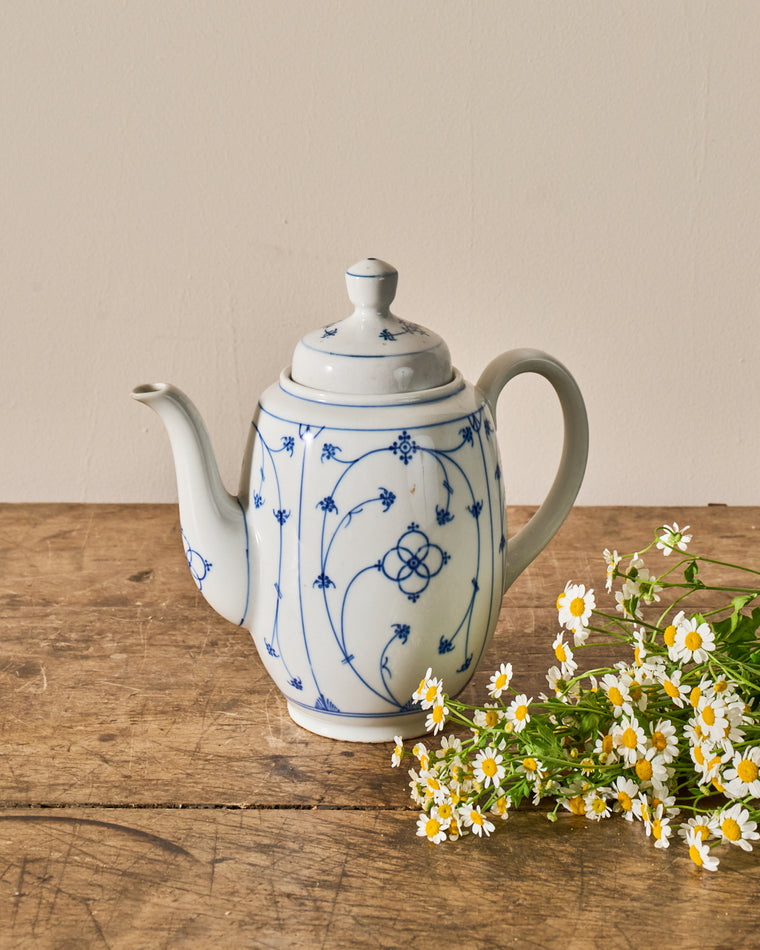 Saint Uze Teapot
