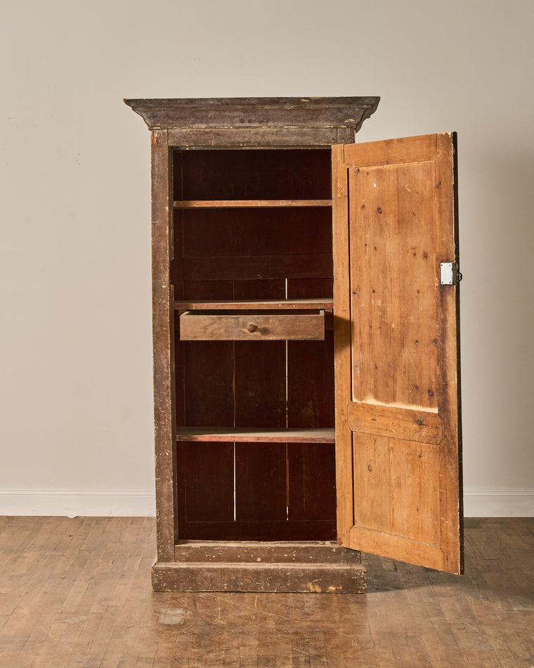 Bonneterie Cupboard