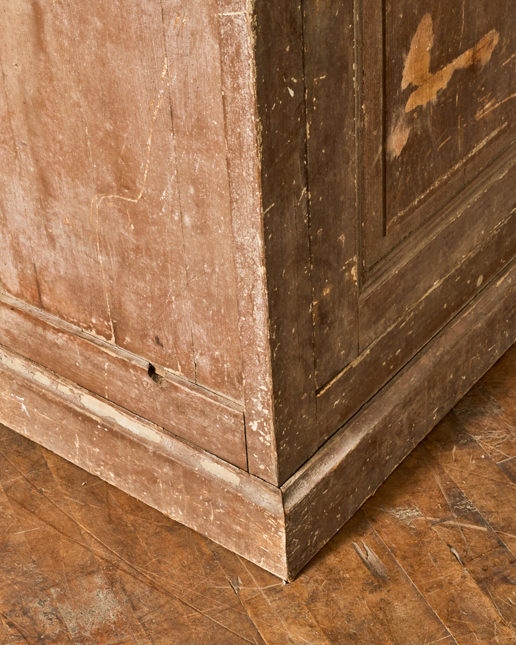 Bonneterie Cupboard