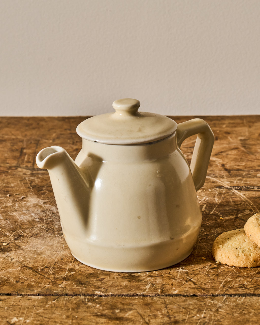 Lyon Teapot