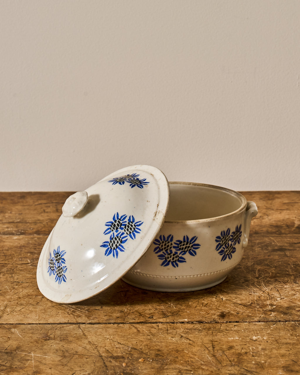 Saint Uze Pot