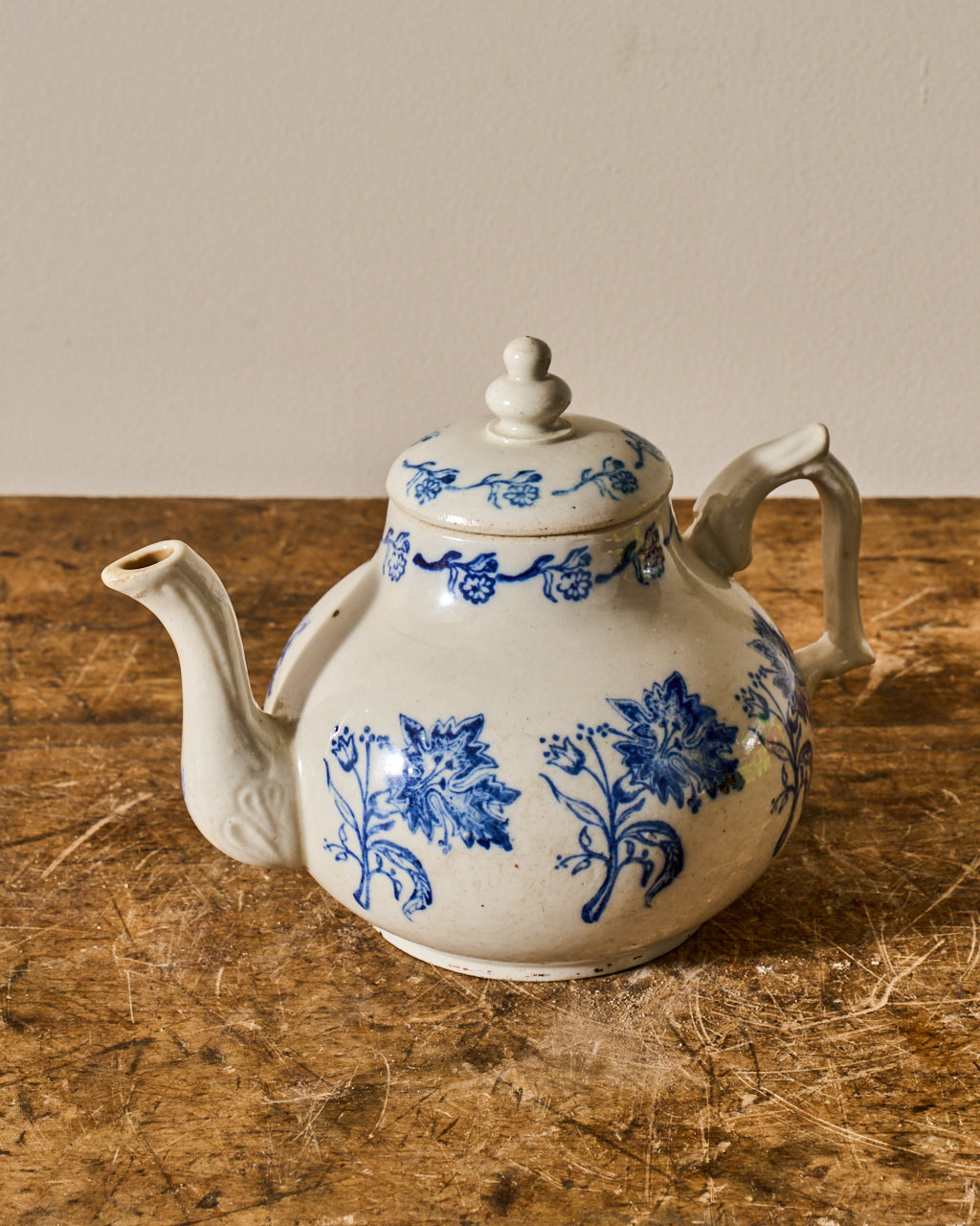 Saint Uze Teapot
