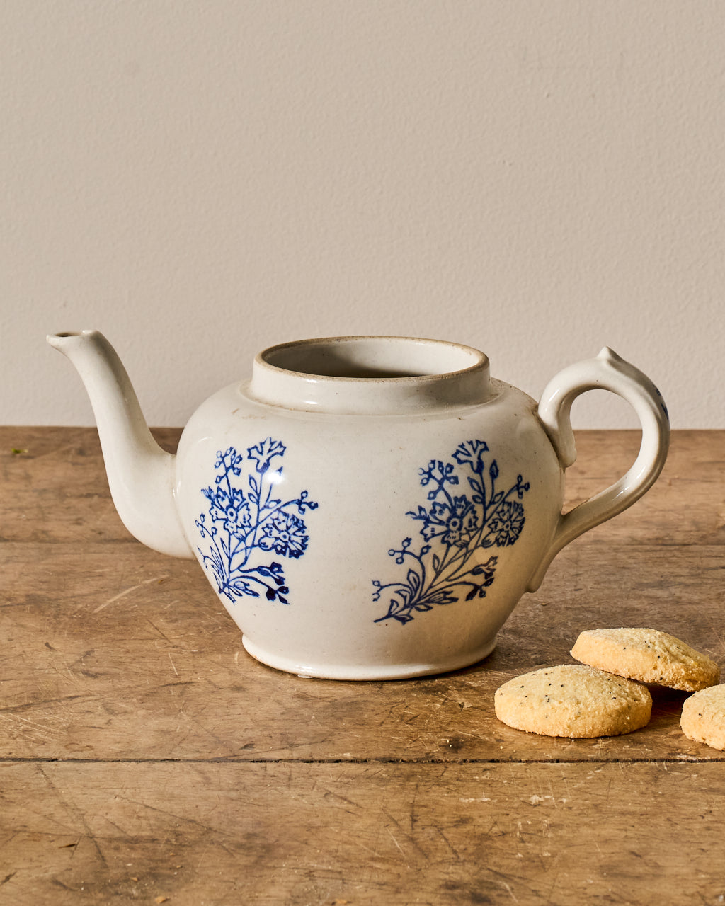 Saint Uze Teapot