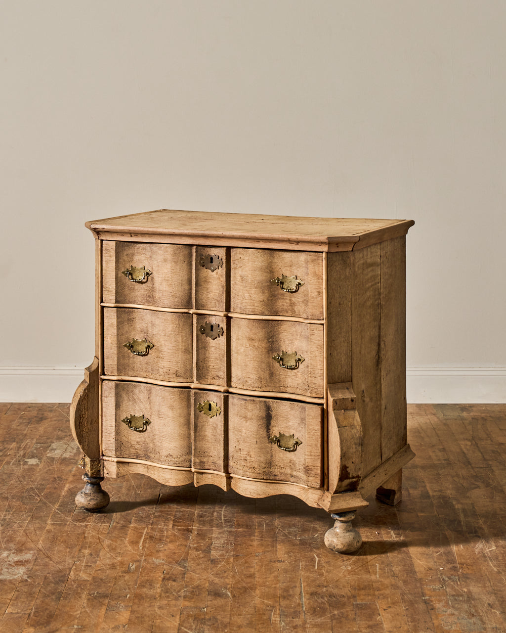 18th c. Dutch Commode