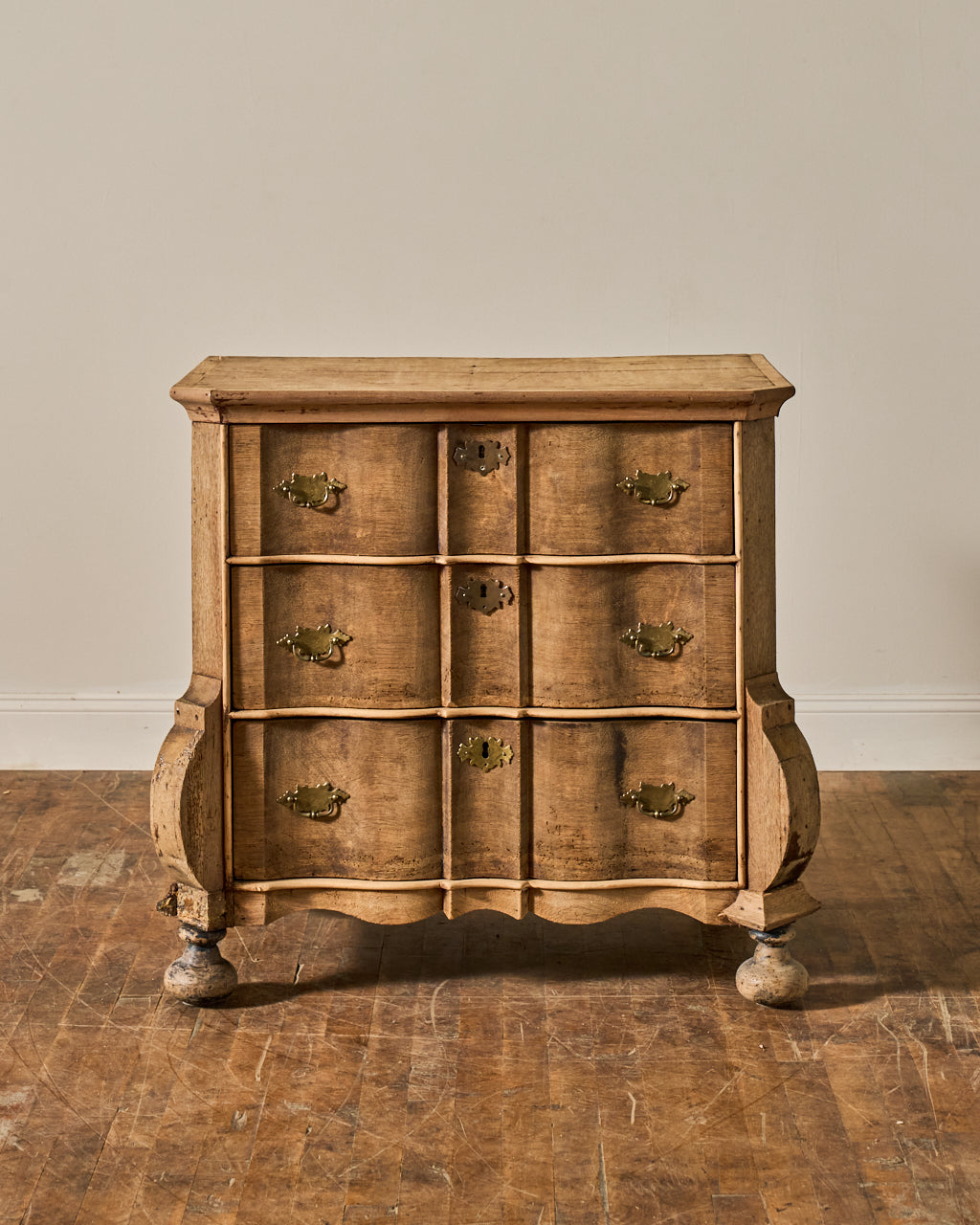 18th c. Dutch Commode