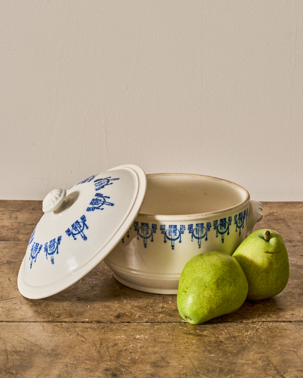 Saint Uze Pot