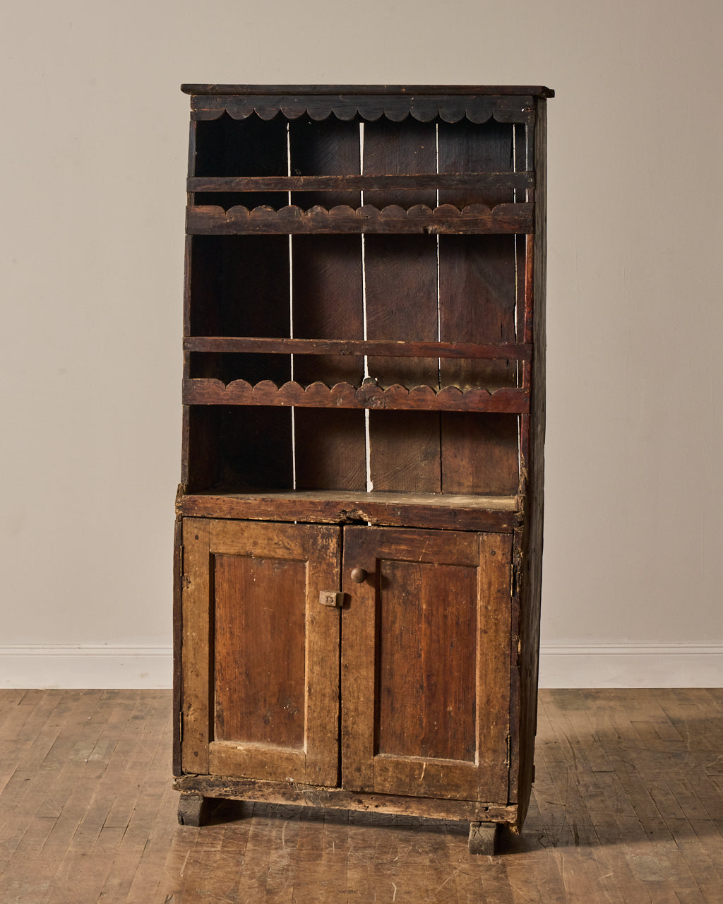 Scallop Spanish Kitchen Cupboard