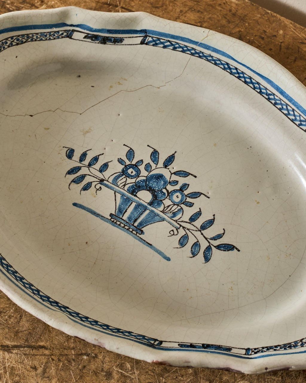 Moustiers Sainte Marie Plate