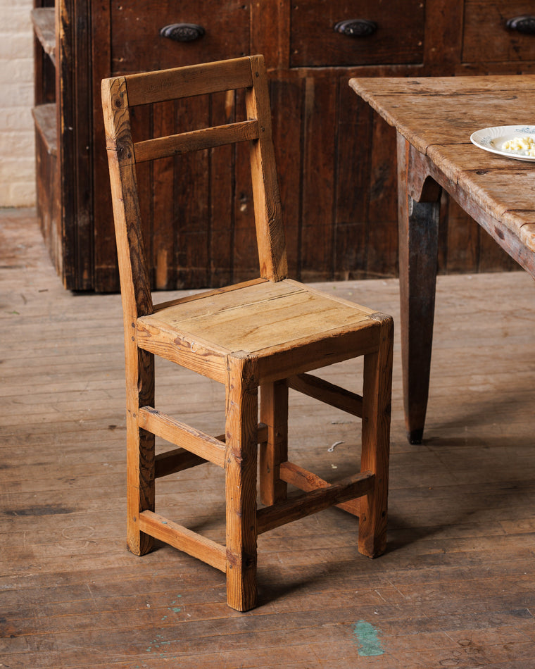 Straight Back Alpine Chair