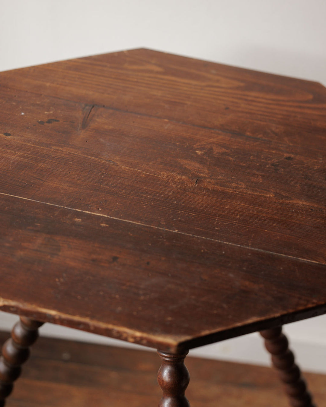 Bobbin Pedestal Table