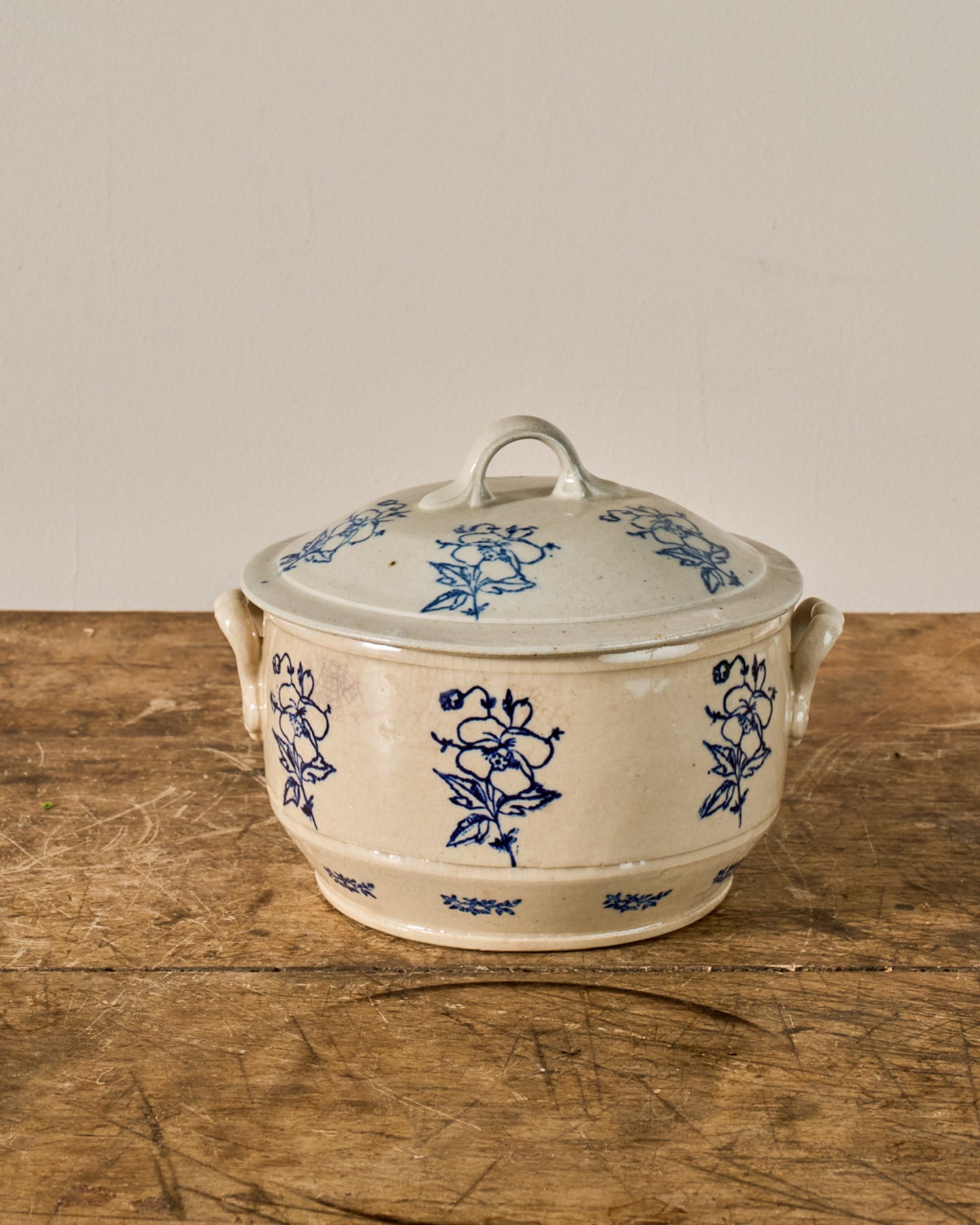 Large Saint Uze Pot