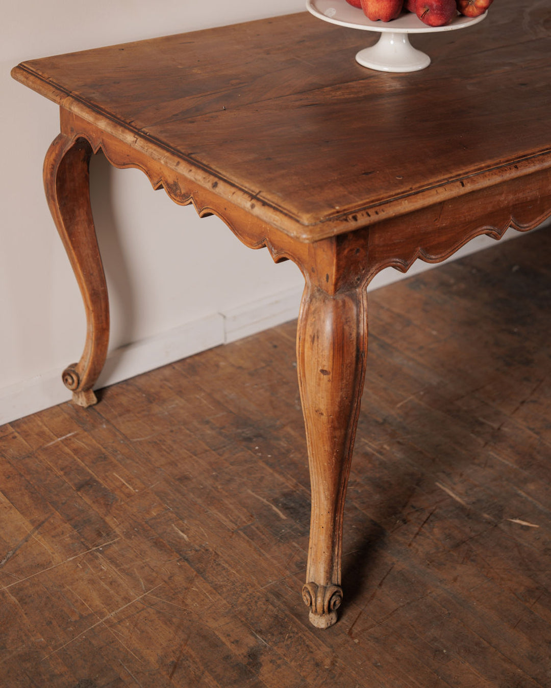 Scallop Dining Table
