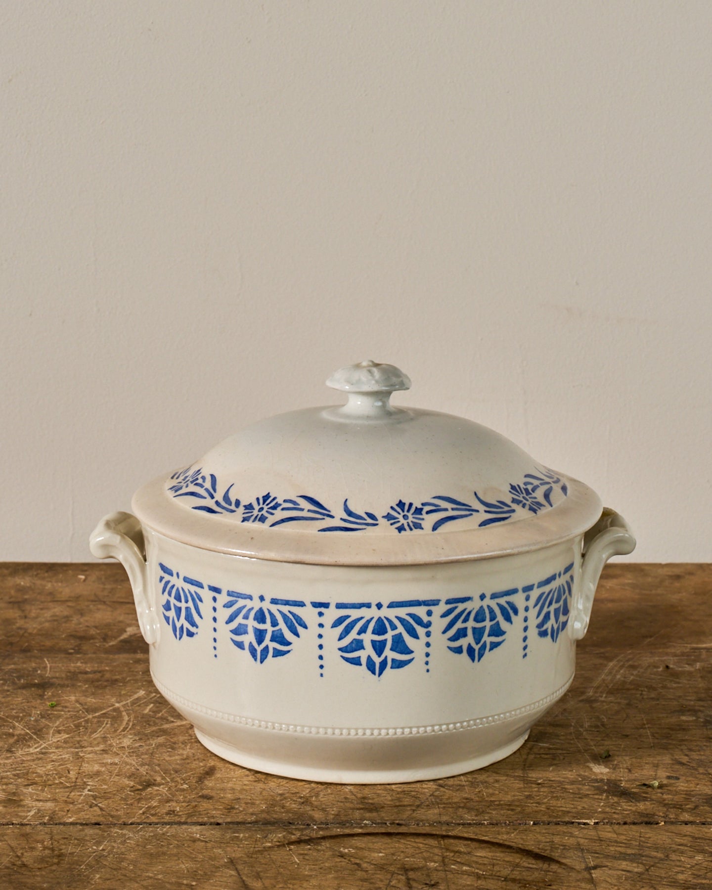 Large Saint Uze Tureen