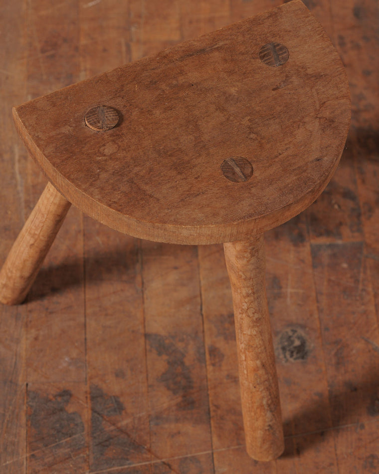Demi Lune Milking Stool