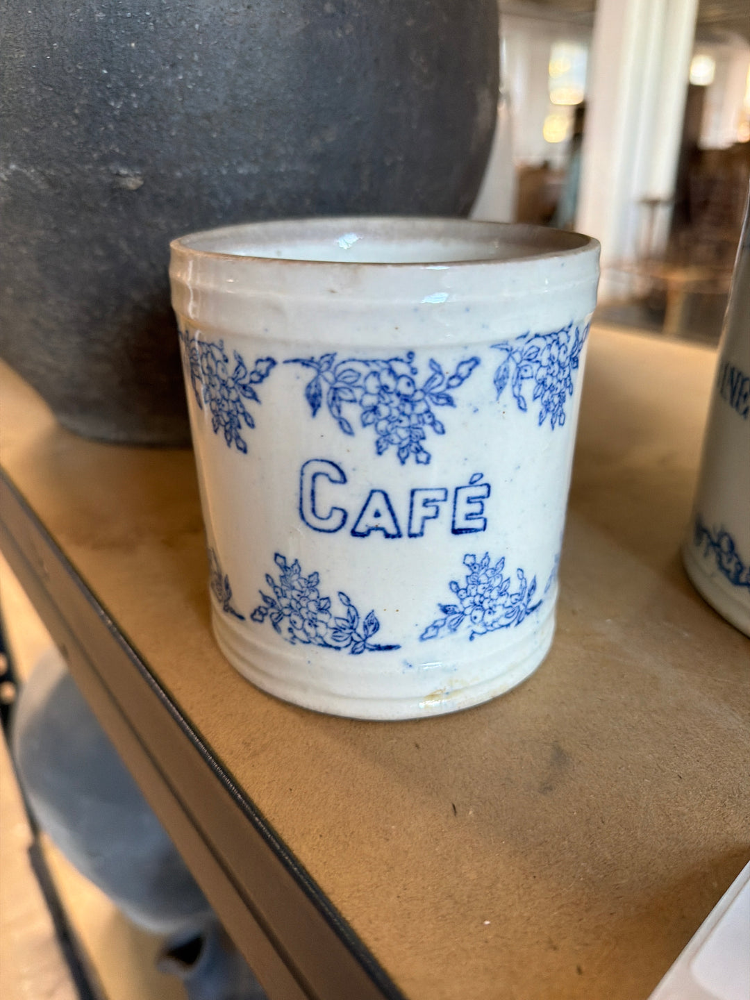 Saint Uze Pot