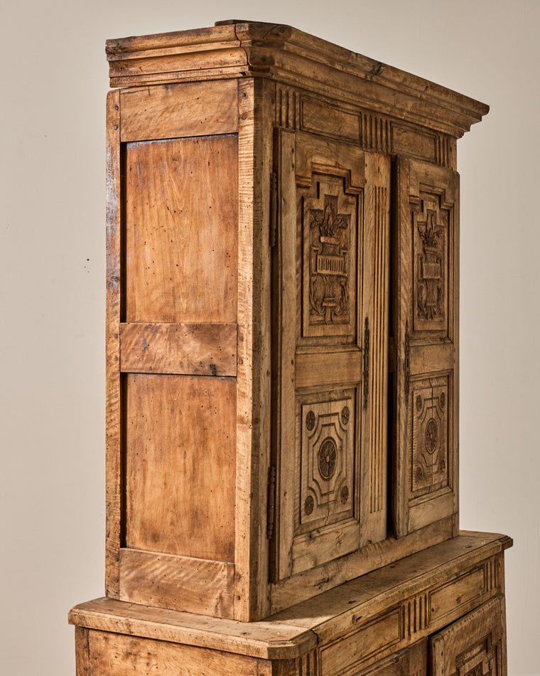 18th c. Oak Cupboard