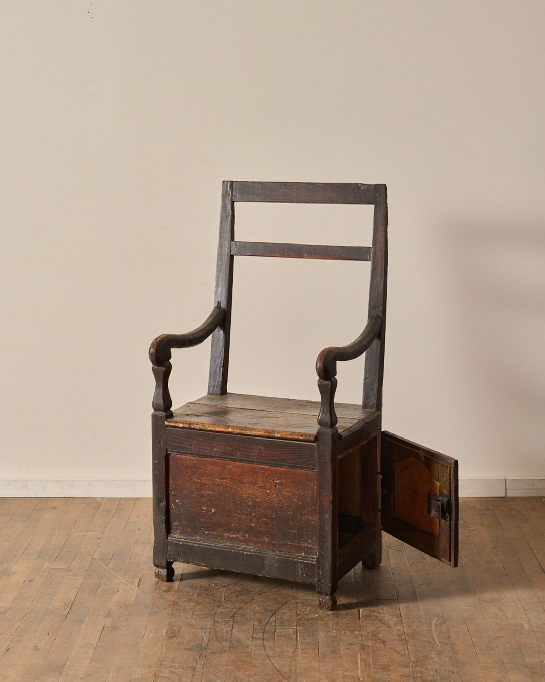 18th c. Salt Box Chair
