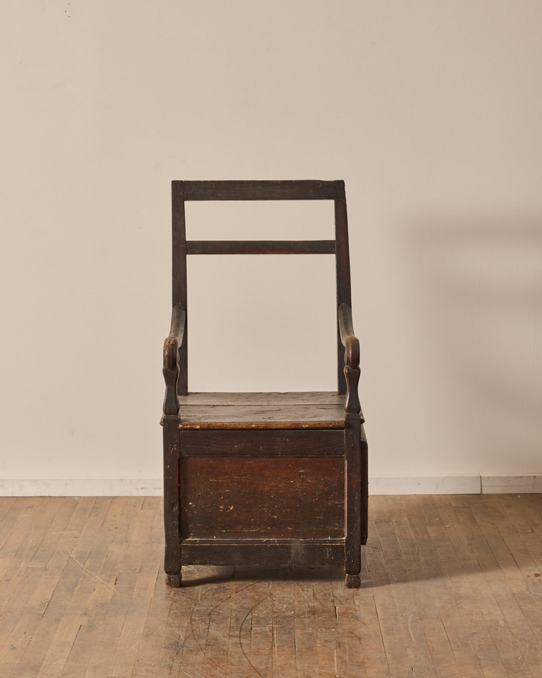 18th c. Salt Box Chair