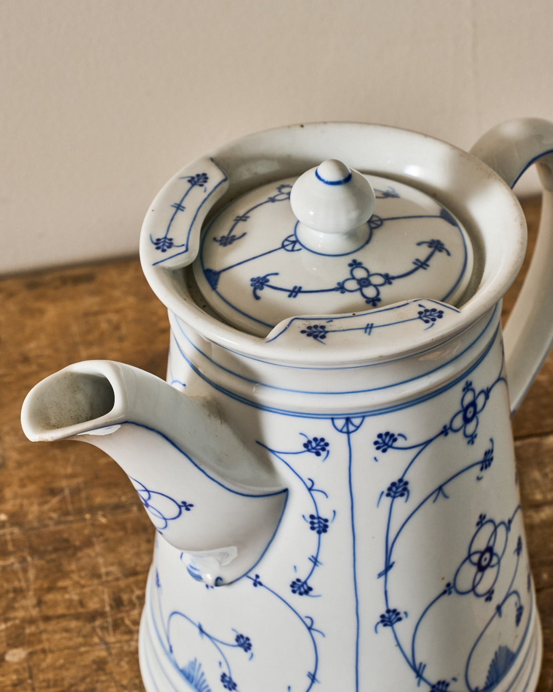 Saint Uze Teapot
