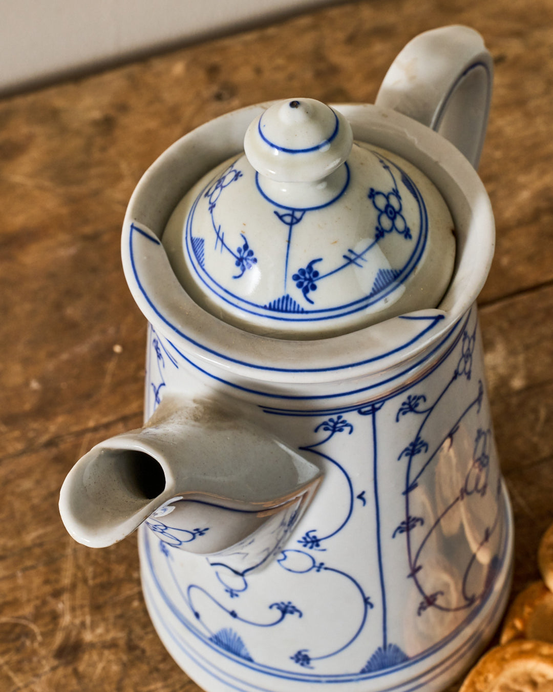 Saint Uze Teapot