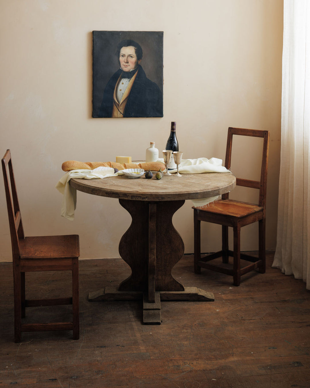 Oak Round Dining Table