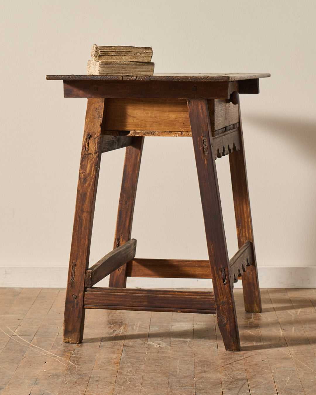 Spanish Scallop Side Table