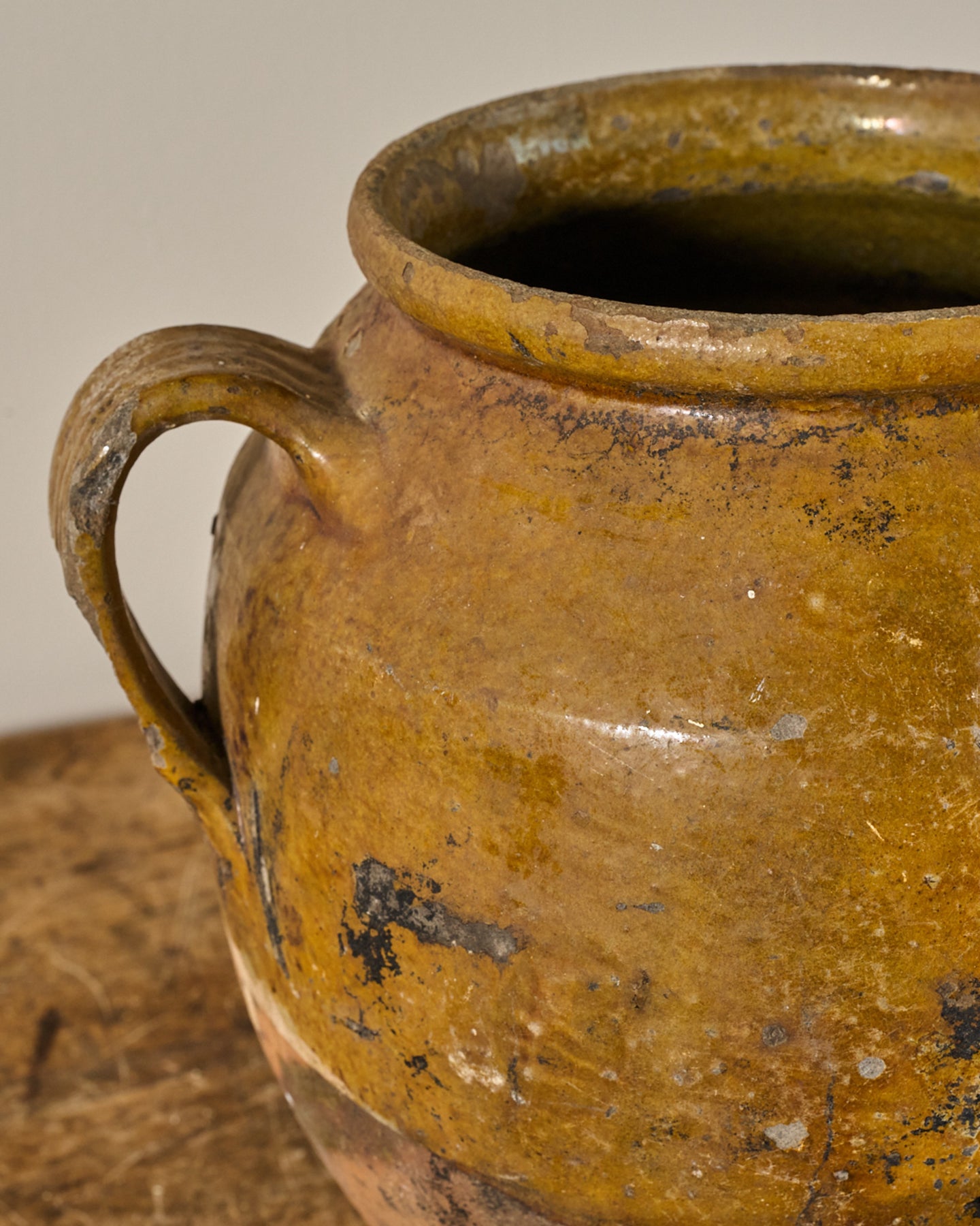 Rare Brown Confit Pot