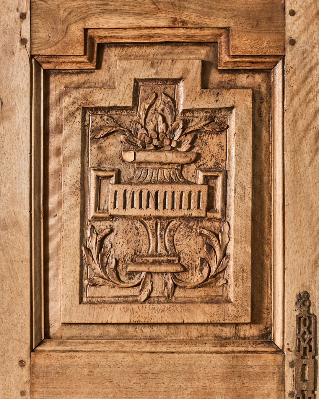 18th c. Oak Cupboard