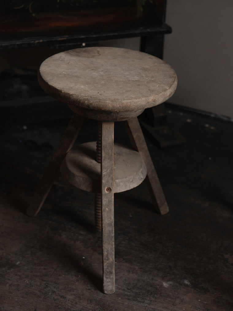 Adjustable Workmans Stool
