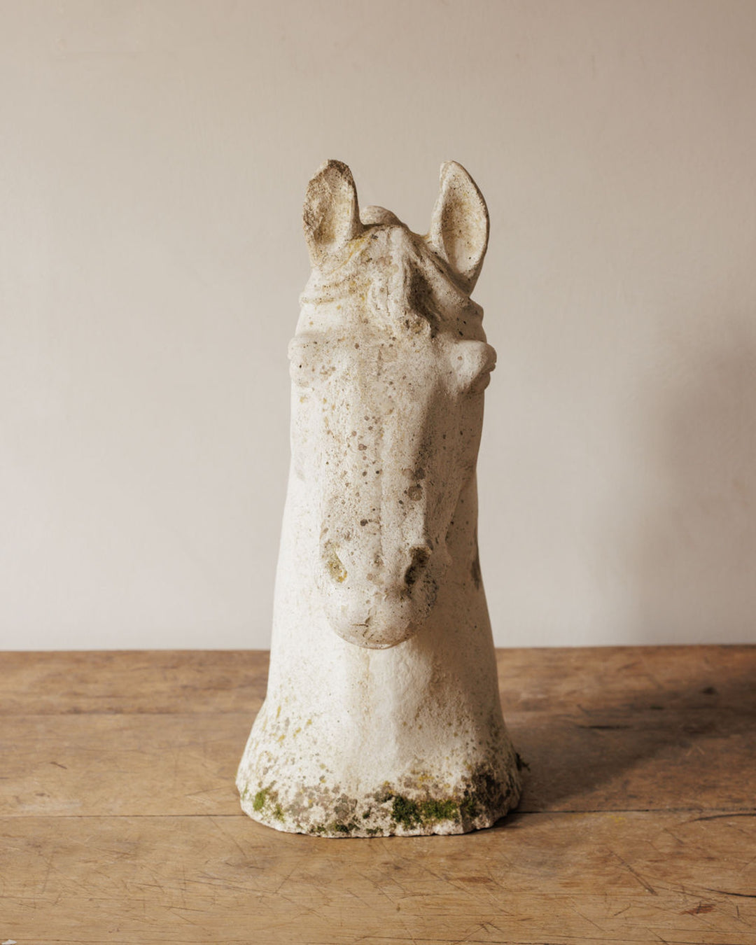 Le Cheval Bust