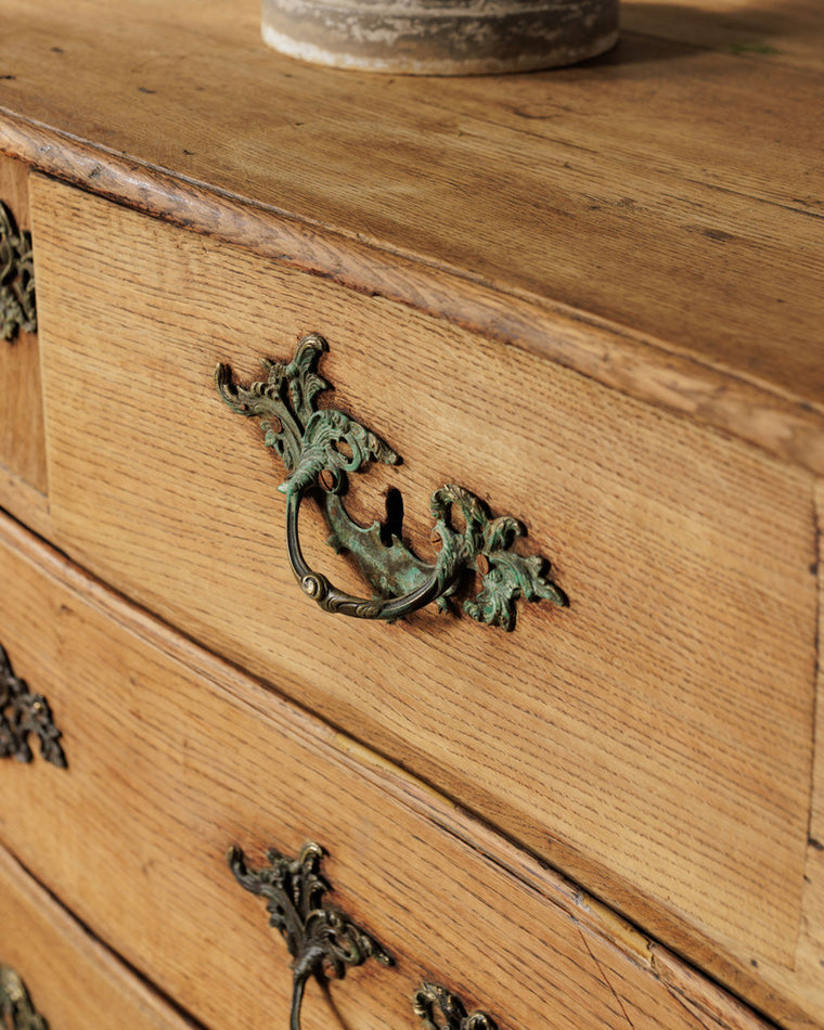 18th c. Oak Dresser