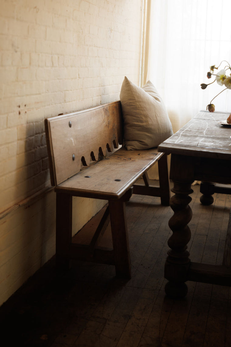 Spanish Scallop Bench