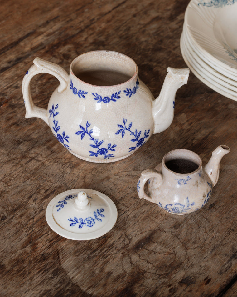 Saint Uze Teapot Set