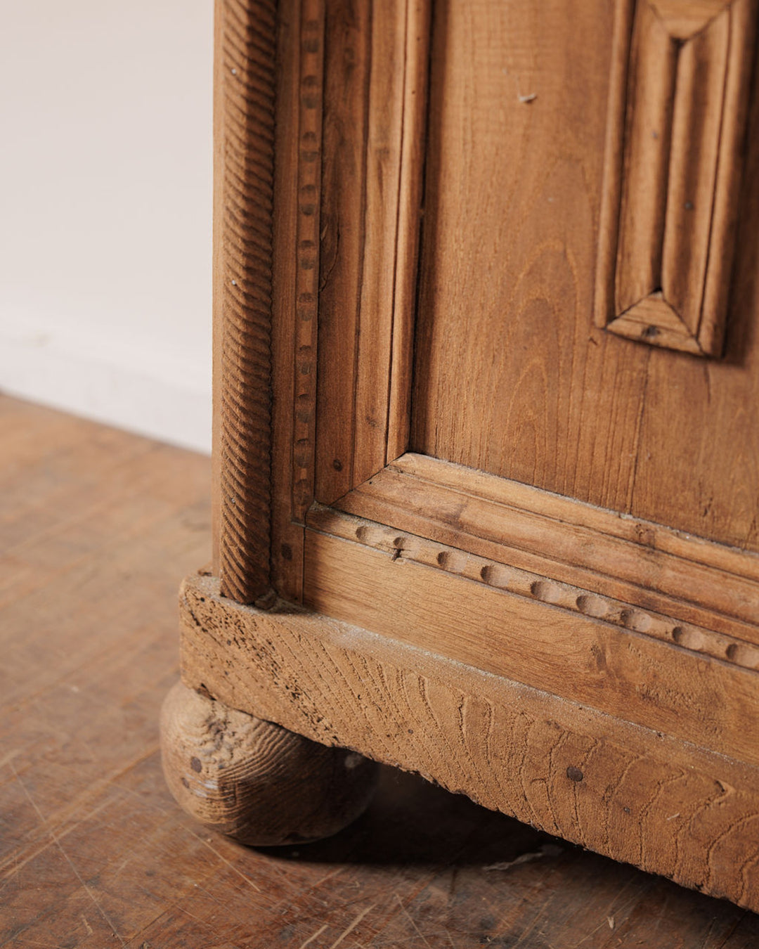 French Vitrine