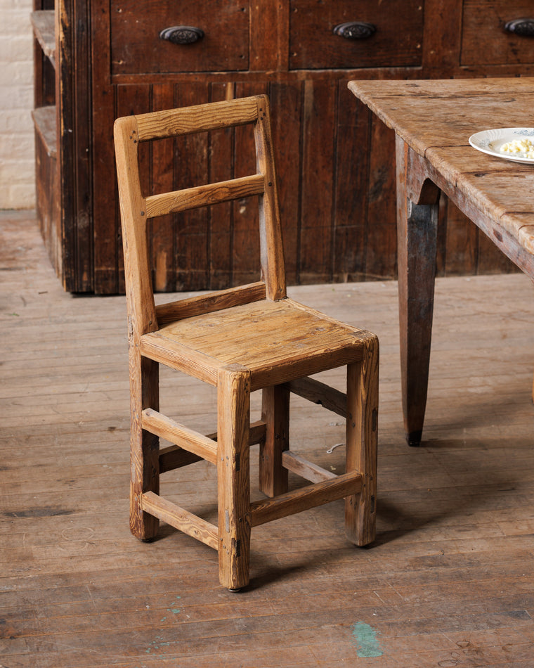 Straight Back Alpine Chair