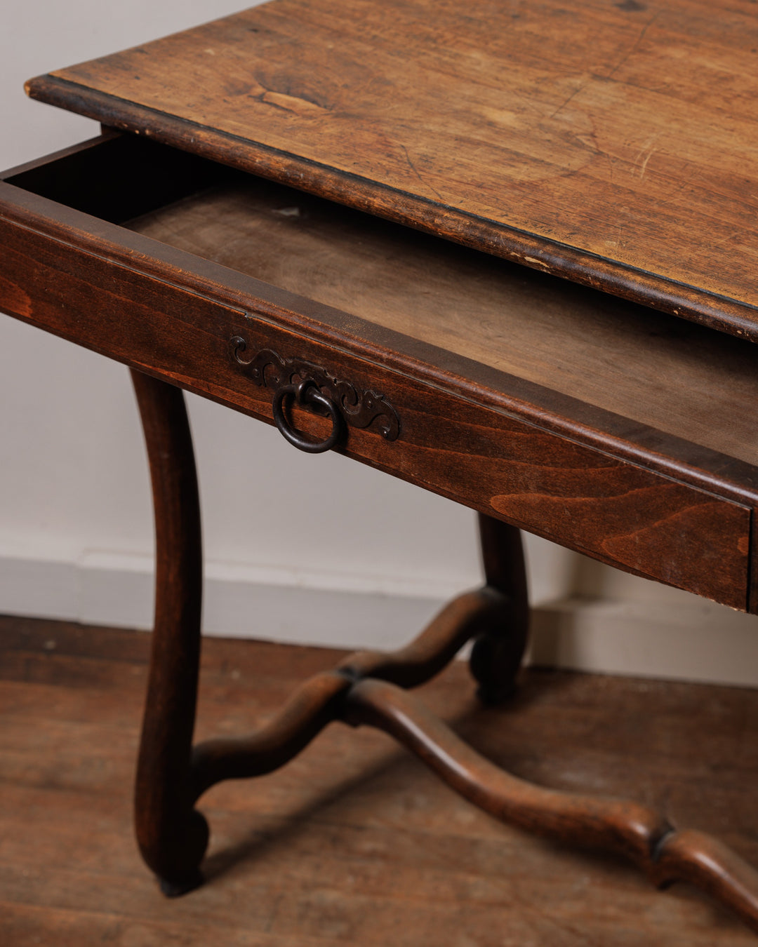 Petit Entryway Table
